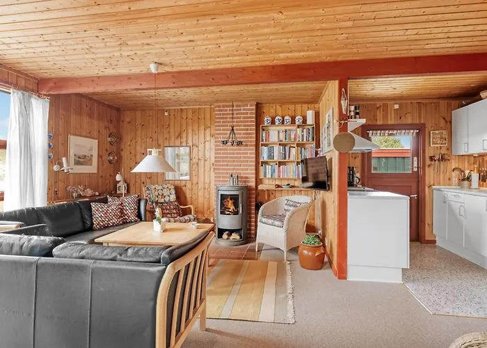 Holiday home Larsen - 900m From The Sea By Interhome Fano